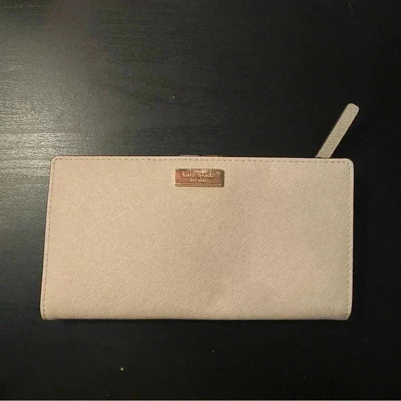 Kate Spade Wallet - Picture 1 of 6